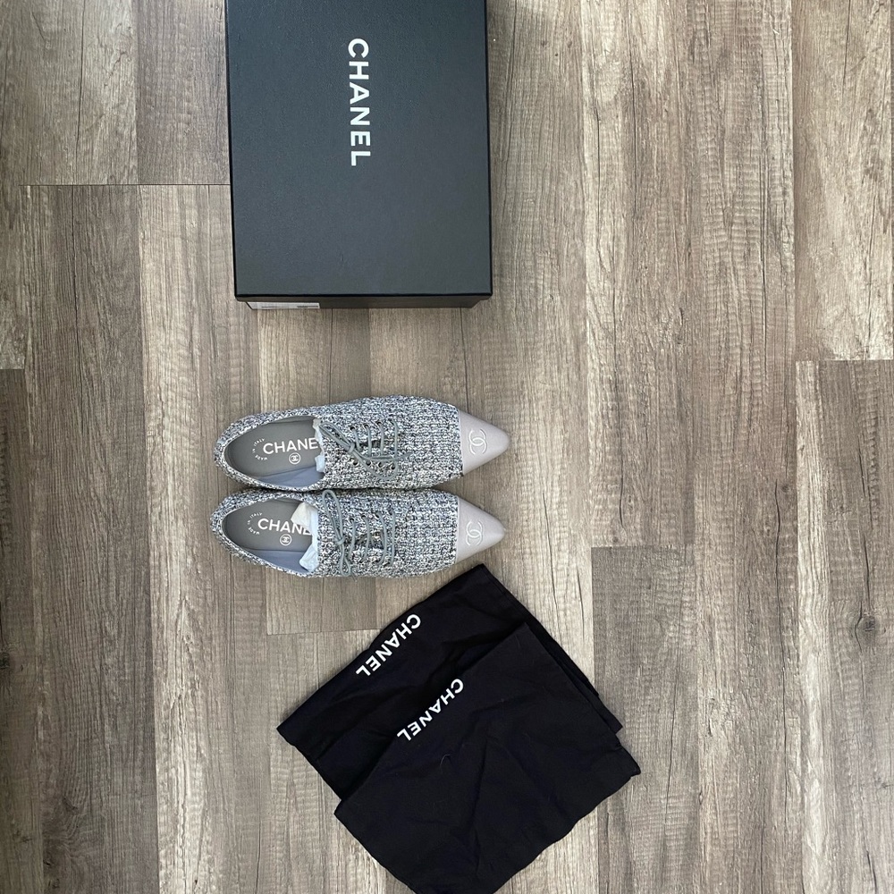 Chanel Tweed Lace up shoes - Picture 2 of 5